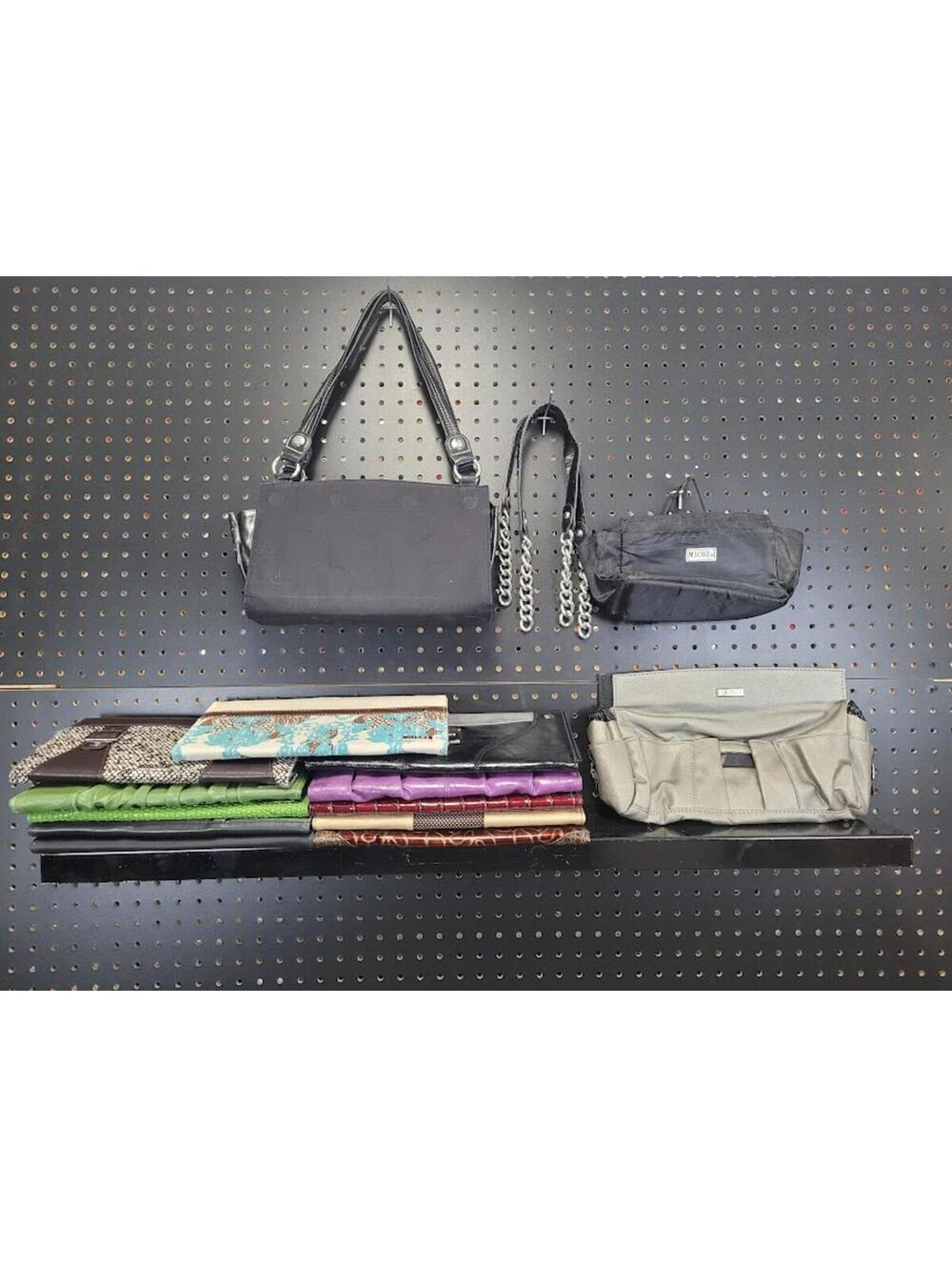 Miche Handbag Bundle: Prima & Demi Bases + 11 Retired Shells